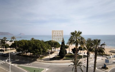 Vakker og romslig leilighet i havnen i Altea med vakker utsikt.